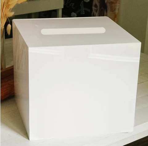 Pleksi Takı Sandığı,Pleksi Kişiye Özel Çerçeveler, Fotoğraf Baskılı Pleksi Bloklar, Pleksi İsimlikler (Masaüstü veya Duvar Tipi),Pleksi Özel Tasarım Hediyelikler, Pleksi Duvar Tabloları (Modern ve şeffaf görünüm sunar),Pleksi Kapı İsimlikleri (Ev ve iş yerleri için),Pleksi Ayna Tablolar (Pleksi aynalar üzerine özel baskılar),Pleksi Led Işıklı Panolar (Özel tasarım ışıklı reklam ürünleri), Pleksi Gelin Damat Temalı Kapı Süsleri, Pleksi Hoş geldiniz Kapı Askısı, Erzincan Pleksi UV Baskı Hizmetleri, Pleksi Takı Sandığı, Pleksi Çeyiz Sandığı, Pleksi Çikolata Kutusu