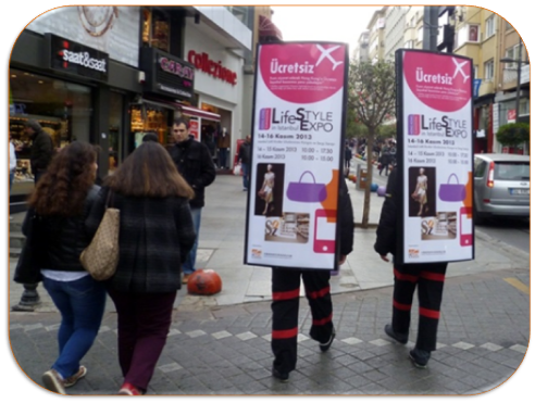Yürüyen Reklam Hizmetleri, Yürüyen Bayrak Reklam, Yürüyen Reklam Bayrağı Baskı, Yürüyen Baskılı Bayrak, Yürüyen Baskılı Flama Bayrak, Yürüyen Balon Reklam, Yürüyen Reklam Balonu Baskı, Yürüyen Baskılı Balon, Yürüyen Baskılı Pano Reklam, Yürüyen Reklam Panosu Baskı, Yürüyen Baskılı Pano, Yürüyen Işıklı Pano, Yürüyen Baskılı Işıklı Pano Reklam